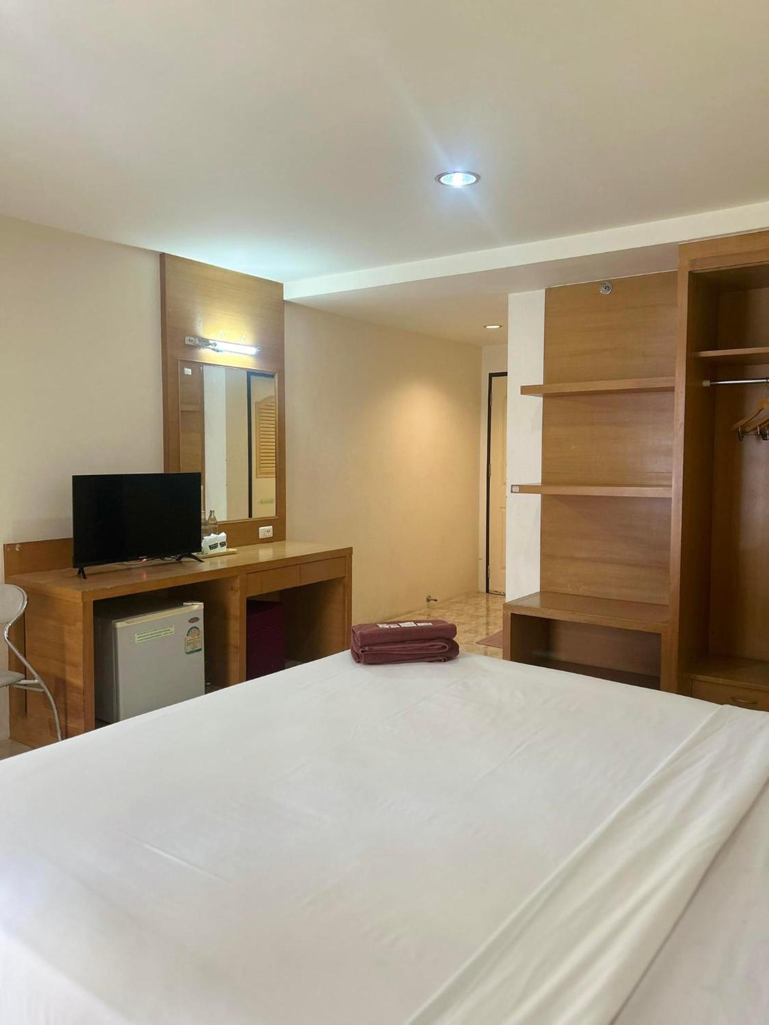 Pearl Place Hotel Hat Yai Exteriör bild